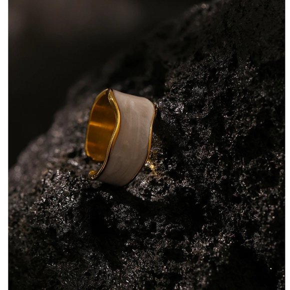 New 18K Gold Plated White Enamel Resizable Ring - Picture 4 of 9